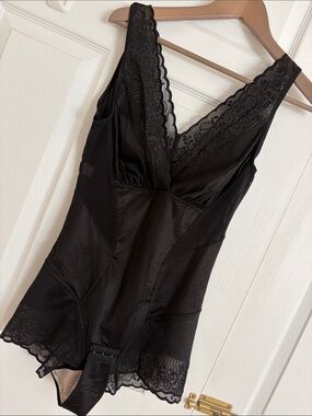 Black Lace Trim Shapewear Bodysuit